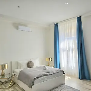 Designer Downtown Gem בודפשט